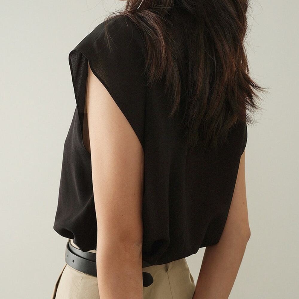 NWT REVOLVE & MINIMALIST lovers COMMENSE black blouse cap sleeves M - Picture 3 of 9